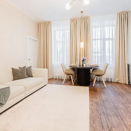 Quiet Center Signature Suite, 1br アパート
