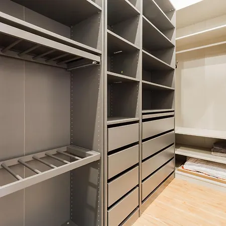 Quiet Center Signature Suite, 1br アパート *