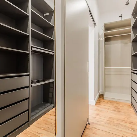 Quiet Center Signature Suite, 1br *