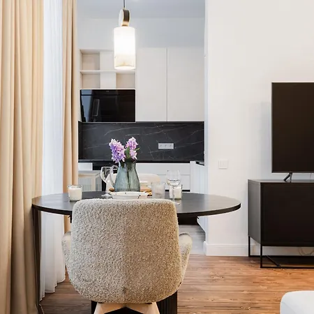 アパート Quiet Center Signature Suite, 1br *