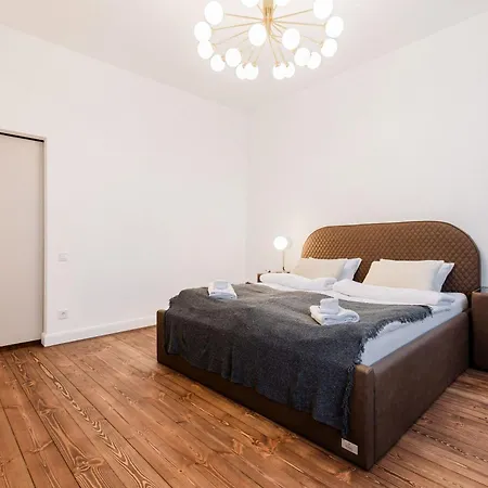 Quiet Center Signature Suite, 1br