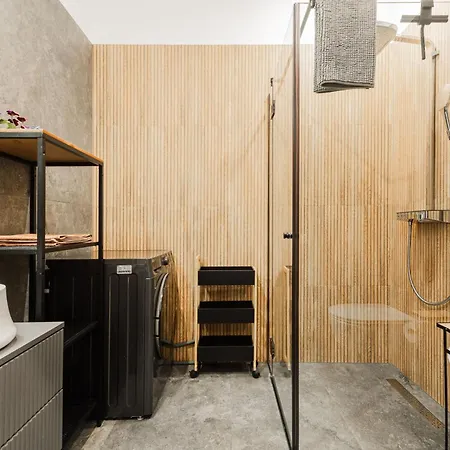 Quiet Center Signature Suite, 1br アパート *